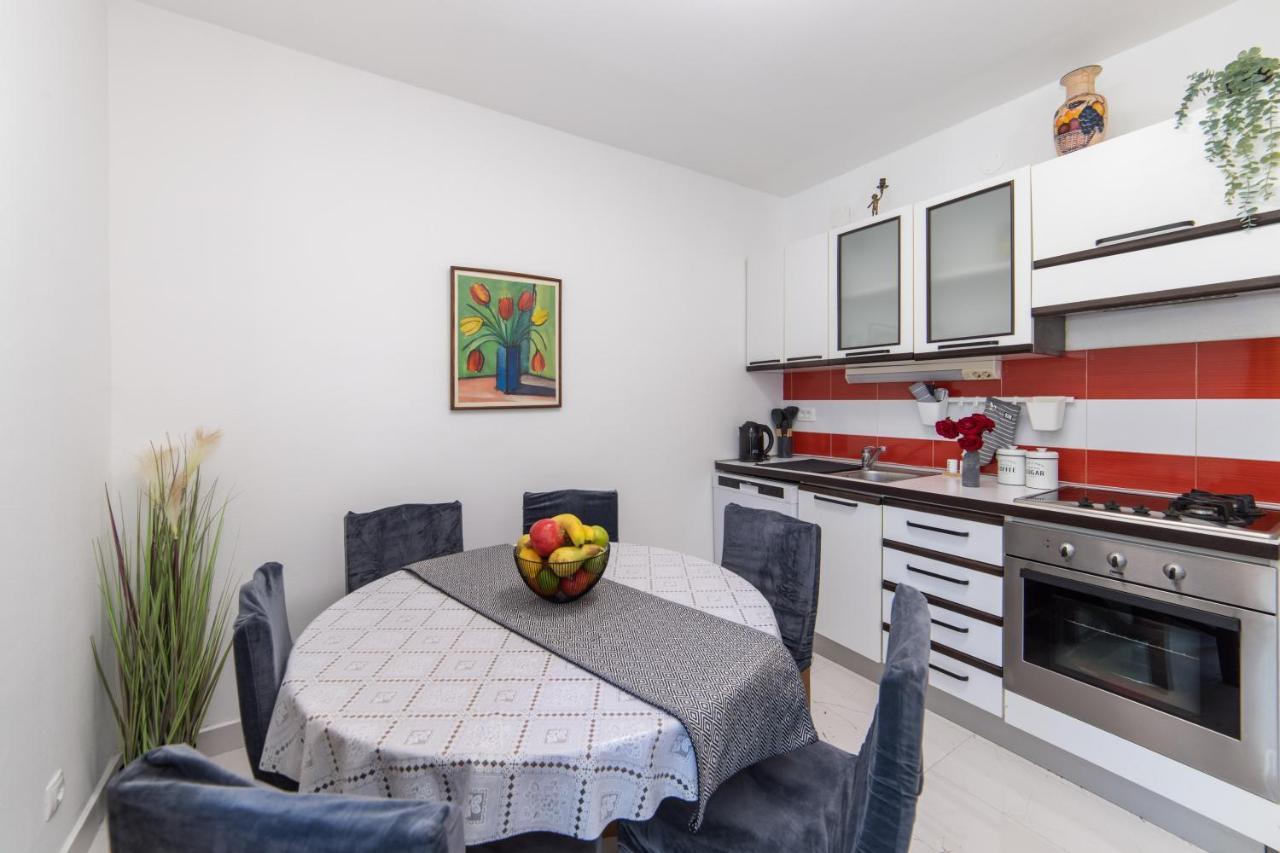 Apartman Porto بلوتشي المظهر الخارجي الصورة